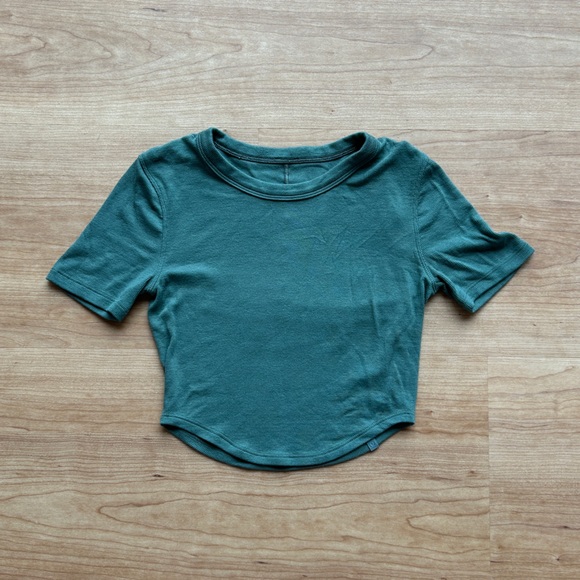 NWOT lululemon Hold Tight Cropped T-Shirt (Medium Forest) - Picture 7 of 11